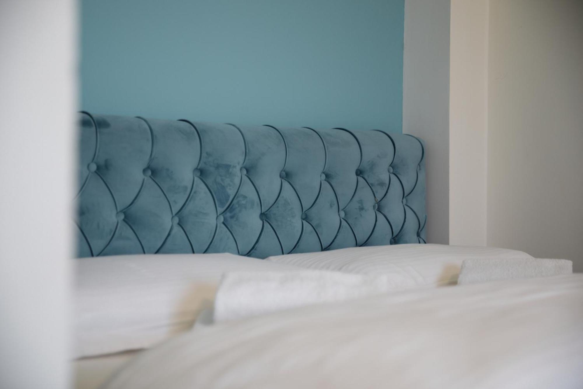 Bora Hotel Гирокастра Экстерьер фото